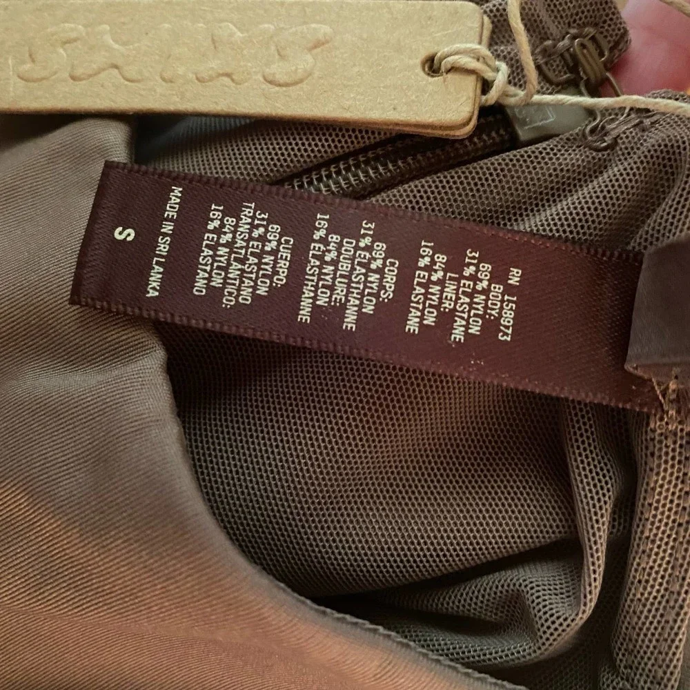 SKIMS ALL IN ONE MOCK NECK SLEEVELESS ONESIE UMBER NWT - Picture 8 of 9